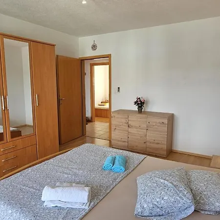דירה Large Seaview Apt, 150m To Beach, 4km From