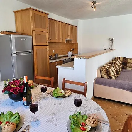 Apartment Large Seaview Apt, 150m To Beach, 4km From Trogir