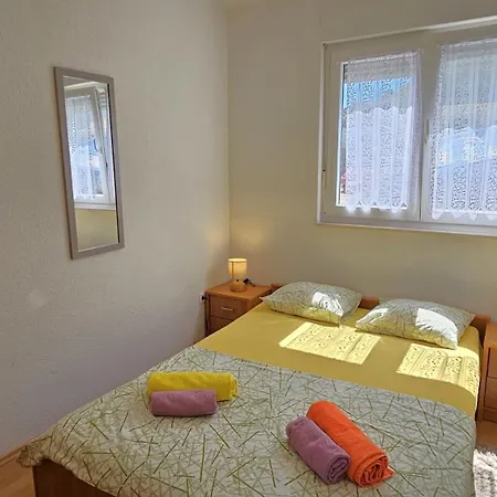 Large Seaview Apt, 150m To Beach, 4km From Apartment *